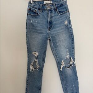 Abercrombie & Fitch High Rise Cropped Mom Jeans